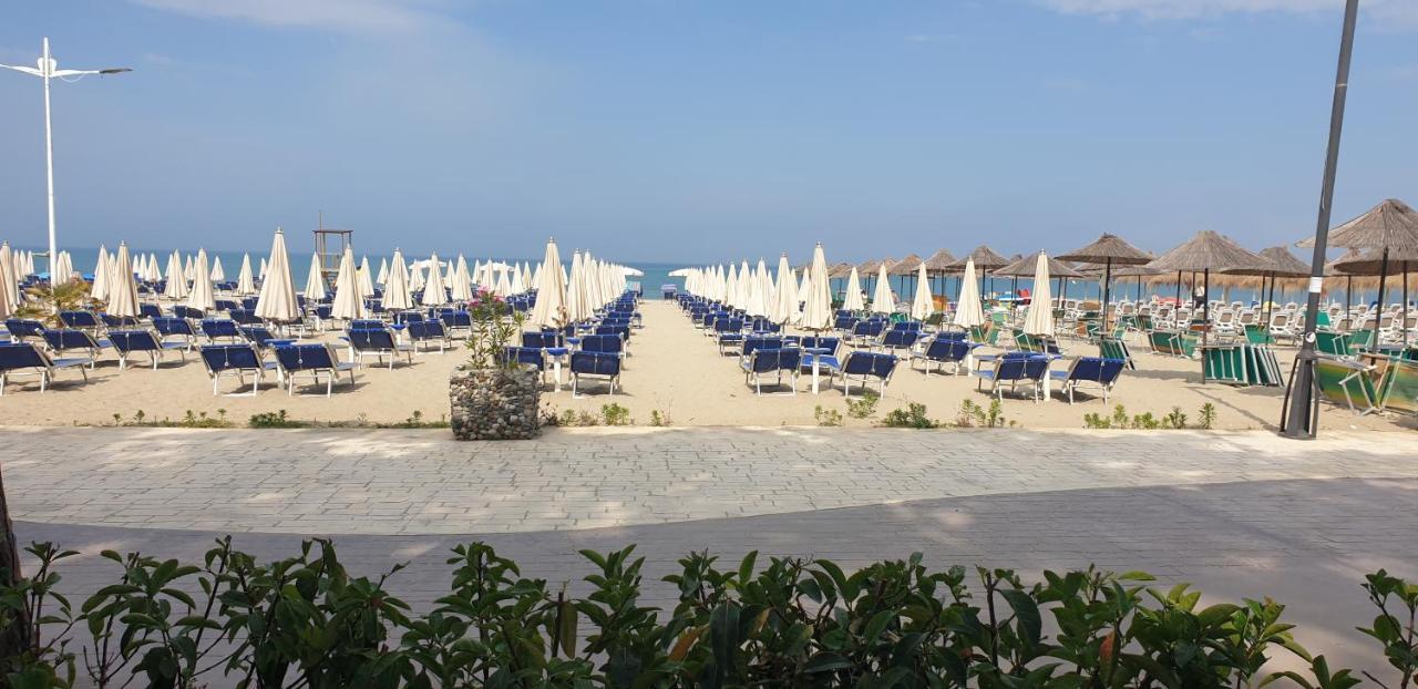 Beach View Apartment, Golem Durrës Esterno foto
